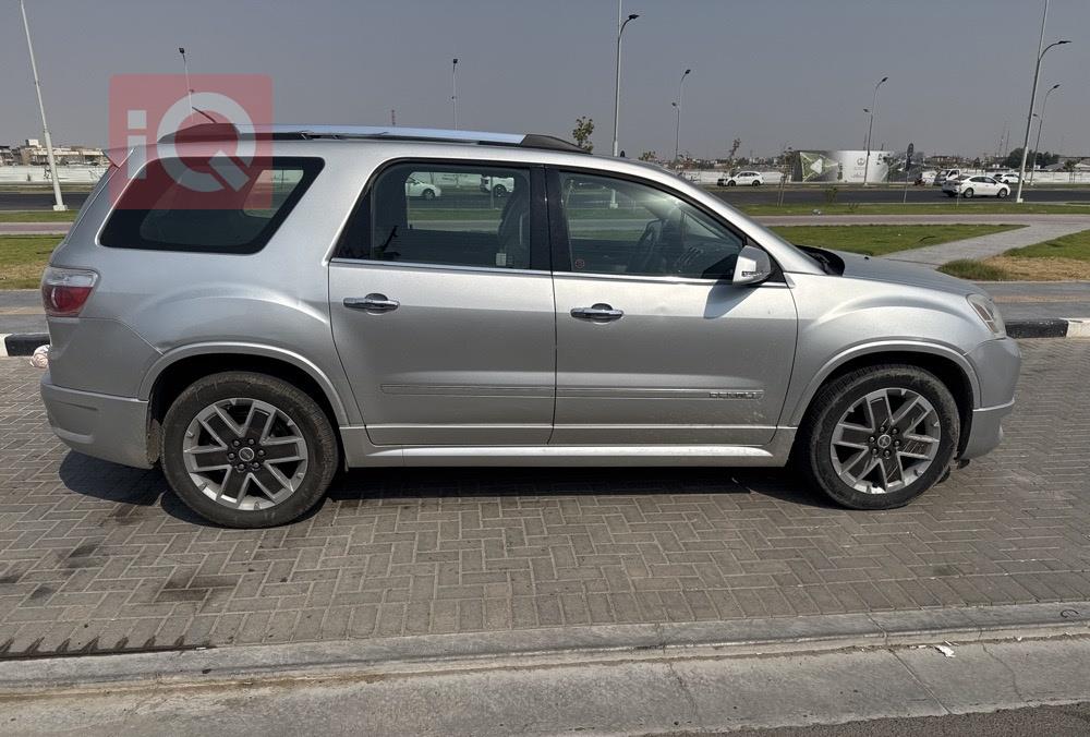 GMC Acadia